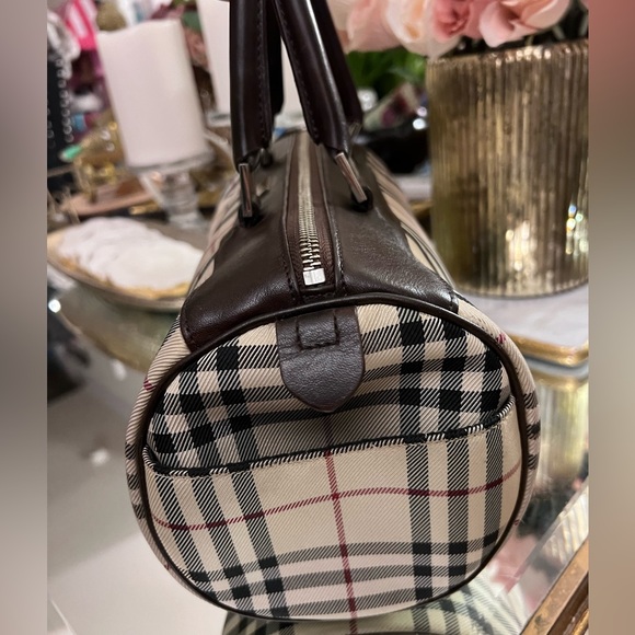 AUTHENTIC Burberry Boston Bag - Picture 3 of 8